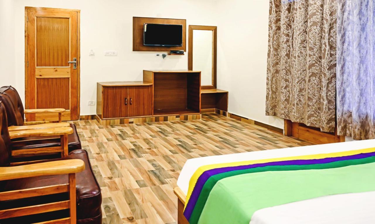 Treebo Dev With Valley View, Mall Road Manāli Esterno foto